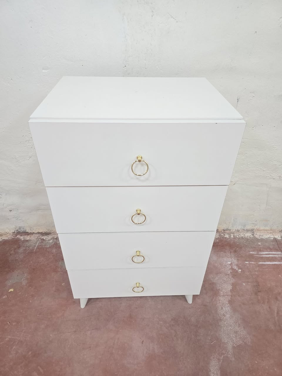 سلام عليكم غرفه نوم تركيه عنوان تقاطع نهروان قريه نفطيه سعره 600وبيه مجال رقم *********** غير مدواجد عل فيس
