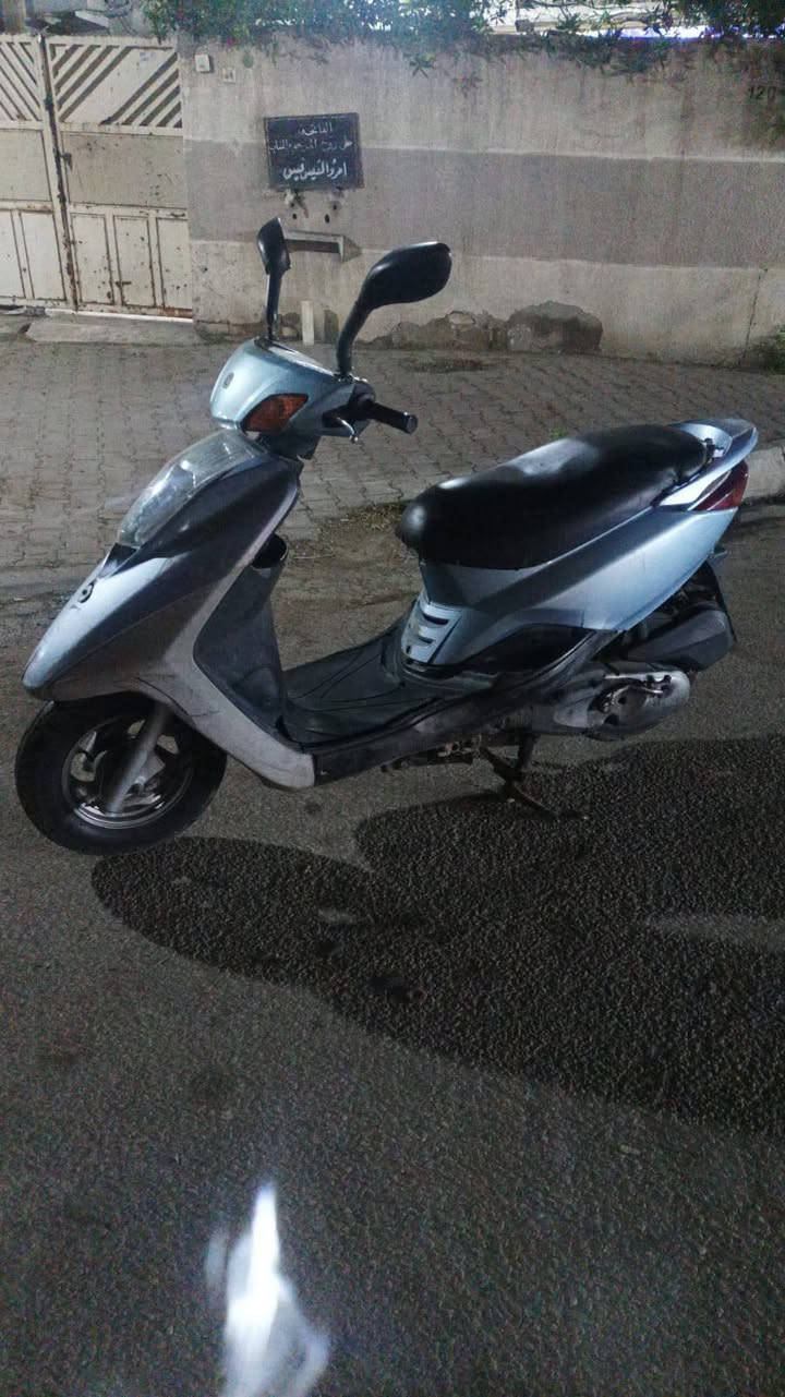 سلام عليكم دراجة بريز ١٤٠ نكرة سلف مكينة مكفولة كهرئيات كاملة قفل ستيرن قفل جنطة كابريتر اصلية سلف اصلي سعرها ٤٥٠ مكاني بغداد الحرية ***********
