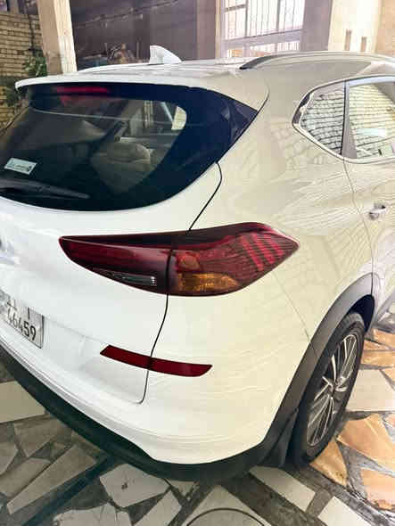 السلام عليكم من رخصت الأدمن المحترم 
توسان 2020 خليجي 
فول مواصفات عدا الفتحه 
خمس عدسات 
اريل نفكيشن 
كامره دواره 
تخم تاير جديد 
خمسه ويل كب 
اشاير بلمري 
حساسات امامي خلفي 
سياره ماشيه 59 الف قابل للزياده 
والسياره وكالة الگاصد وجديده سياره
بيه فقط شخوط بالباب االي وره الصدر قليل جدا والجامملغ مثل ما موضحات بالصوره 
تجي وتشوف بعينك السياره اذا مو احلى من الصوره لا تاخذها 
السعر 22$ الف وبيها مجال  
مكانها بغداد العبيدي تفاصيل اكثر اتصل ***********
