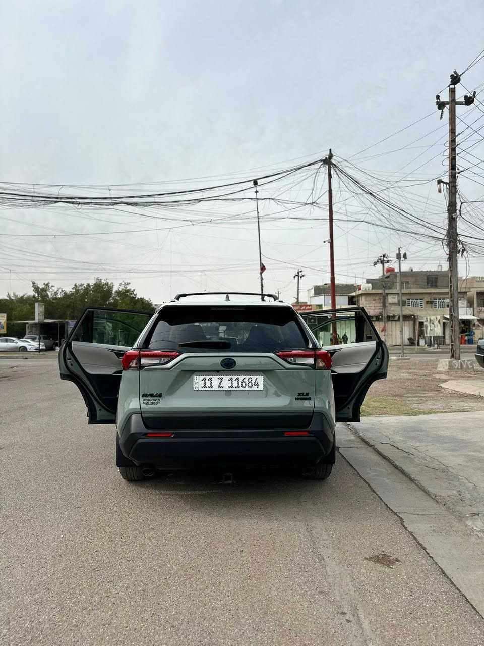 سلام عليكم راف فور موديل 2023 هايبرد XLE الاون سمنتي حادث امامي تبديل بنيد فقط ماشيه 35 (م) سياره جديده معنه الكلمه استفسار أكثر عله الرقم ***********
