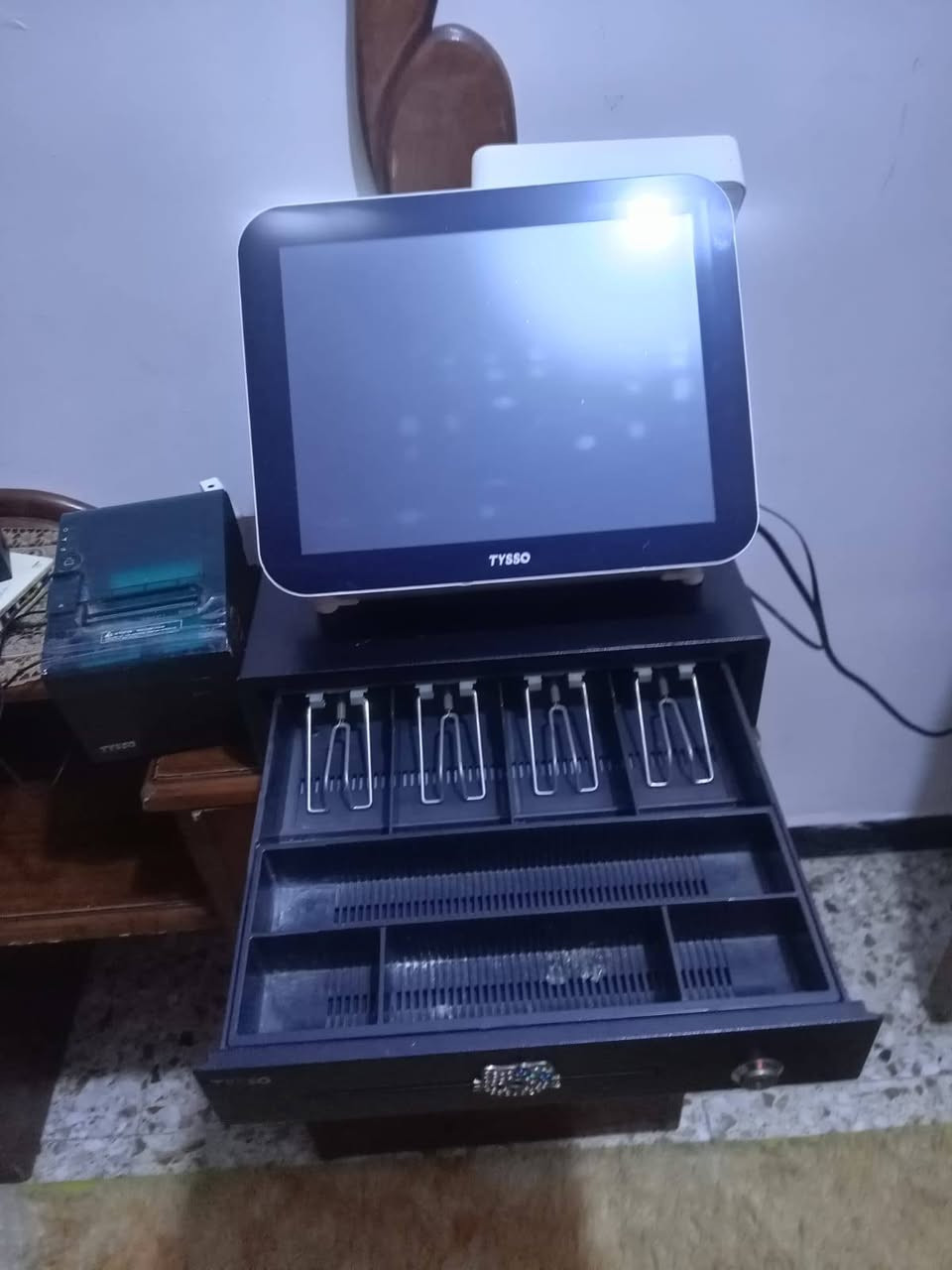 كاشير مع طابعه مع جرار للبيع للإستفسار خاص


**إذا كنت صاحب هذا الإعلان وتريد حذفه لأي سبب، رجاءا أرسل رسالة إلى الدعم الفني**