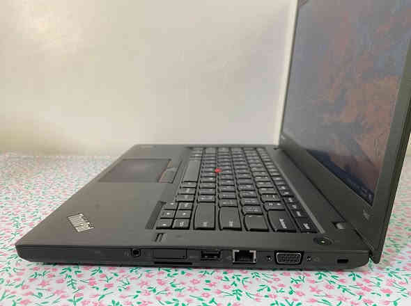 Lenovo ThinkPad T450
‏لينوفو ثنكباد ‌T450
‏مناسبة للدراسة للتصاميم او الابحاث او للالعاب،  او لاي شي تحتاجه 💙
‏
‏معالج: كوراي فايف الجيل الخامس  U
‏رام 8 كيكا ددر3
‏هارد 256 ssd 
‏حجم الشاشة 14 انج 
‏كرت شاشة داخلي انتل 4 كيكا
‏
‏السعر 160 الف والتوصيل عليه 
‏
‏ملحقاته كاملة ( حقيبة،  ماوس،  ماوس باد،  شاحنته الاصلية)
‏متواجد ماسنجر
‏او واتساب ***********
‏
