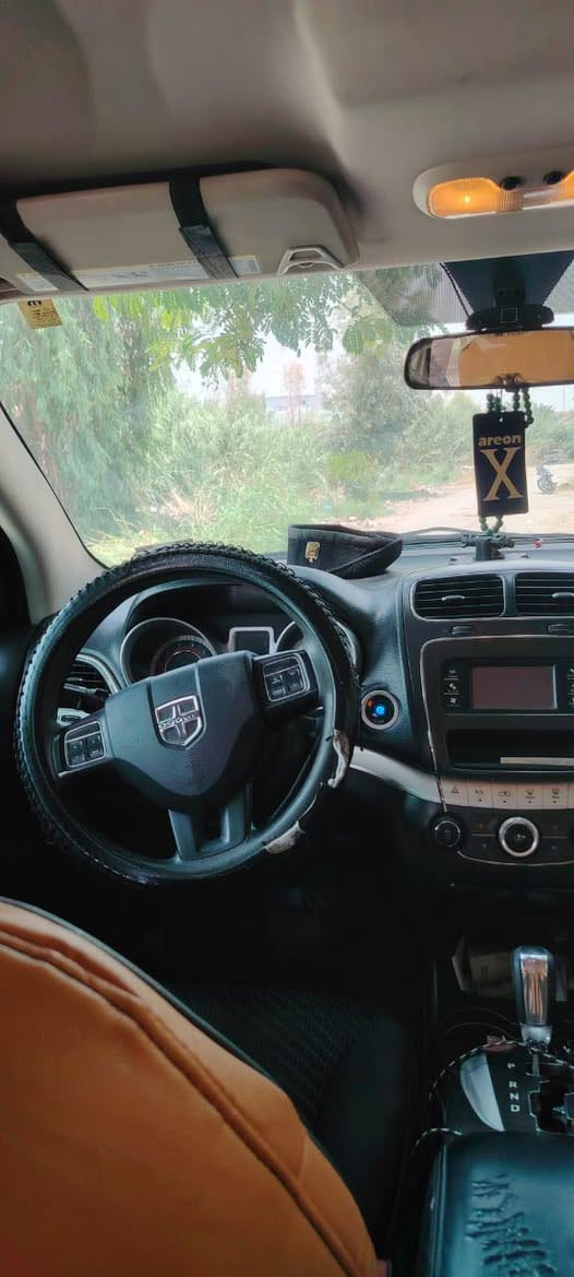 سلام عليكم جورني 2012 البيع 7 راكب قطعه وحده تبريد مكينه 2400 اربعه سلندر ضرر جامرلوغ امامي الايمن بدون دواخل رقم بغداد السعر 115وبيه مجال مكانه ديالى الاتصال ***********
