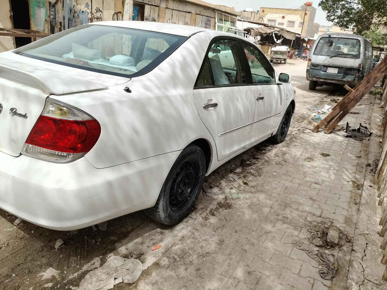 يالله للبيع تيوته كامري 2004 عظم ادوات متومه وكامله حلوه السياره وجاهزه مكينه وكير مكفولات السعر ب35 وبيه مجال مكاني نجف للاستفسار الاتصال على الرقم ***********
