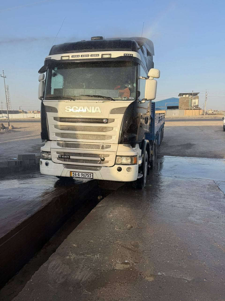 سكانيا ٢٠١٧ مكفوله جاهزه للشقل تخم تاير مكينه ٥٠٠ للاستفسار ***********
