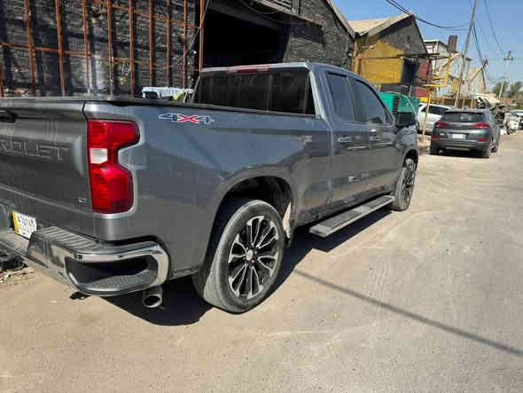 السلام عليكم سلفرادو للبيع موديل 2020ماشيه 60Kسونرهه مذكور بل صور سعر 190وبيهه مجال *********** موصفات LT
