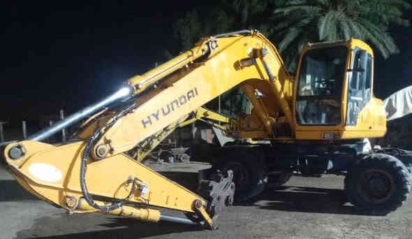 السلام عليكم
للبيع حفارة هونداي تاير حجم 170

موديل 2001  مكان الحفارة بغداد

للأستفسار ***********

***********
