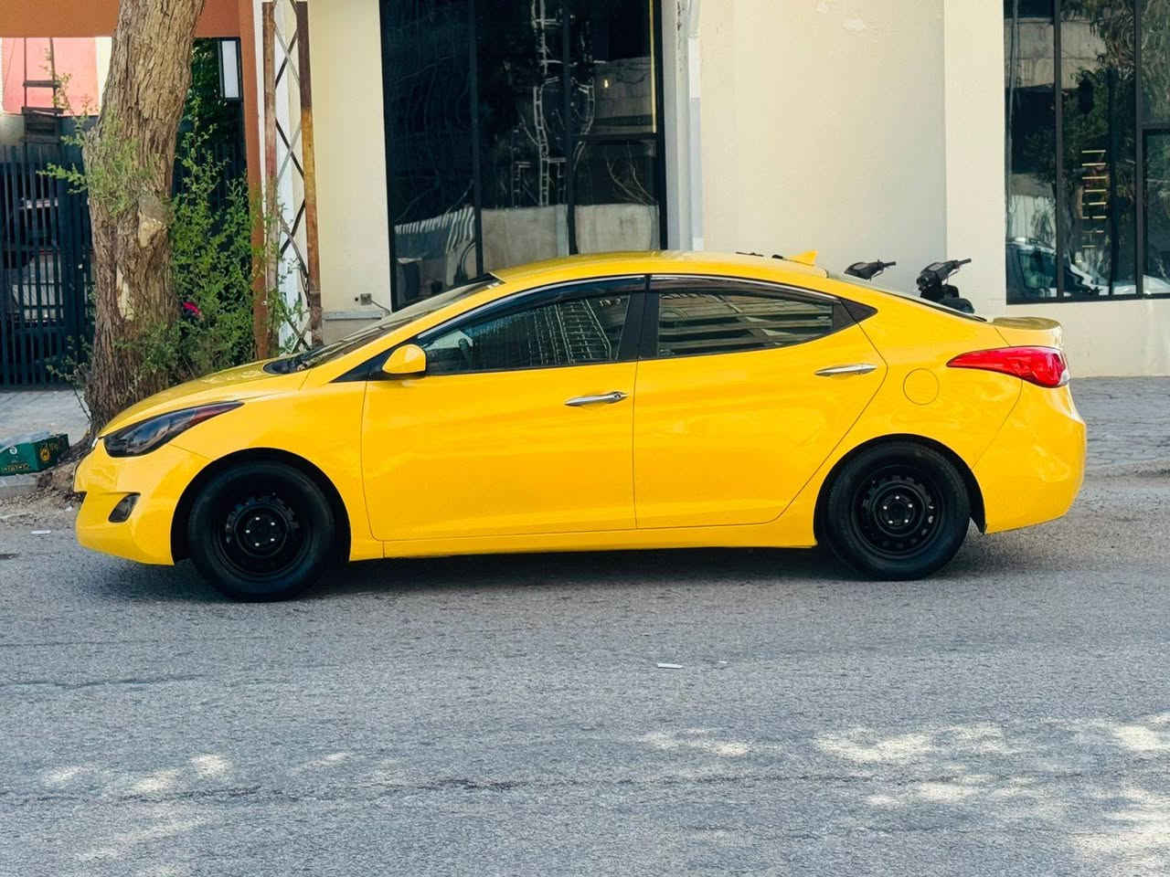 النترا موديل 2013 السعر 94 قابل للتفاوض ***********. وارد  أمريكي حادثها جاملغ امامي فقط بدون دواخل والباقي كفاله عامه مواصفات  محرك 2000 منظومة غاز  مكينه وكير كفاله حداديه جديده تخم تاير جديد تبريد ❄️ ثلج +تدفئه كأمره خلفيه شاشه دواره رقم بابل دولي  سنويه لـ28 مكان سياره كربلاء
