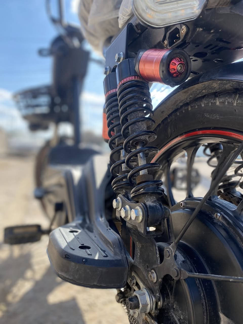 السلام عليكم دراجه شحن للبيع نضيفه 5بطاريات جدد الداجه نضيفه  السعر 300وبيها مجال للطيبين مكاني بغداد تقاطع درويش رقمي***********
