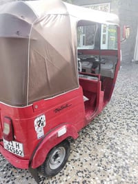 شباب تكتك للبيع موديل ١٨ رقم وسنويه انكليزي تحويل ثاني يوم للاستفسار 0...