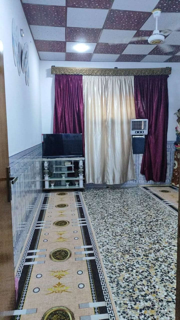 سلام عليكم .للبيع لعنوان حله مقابيل محطه لعرفان .بيت مع قطعه ارض .مساحه لقطعه 200م..مساحه لبيت 130متر .طابقين .الطابق الاول.ستقبال .وغرفه .كلدور.مطبخ .مناور 2.صحيات خارج وداخل
سلام عليكم .بيت للبيع زراعي سند 25لعنوان حله نادر  مقابيل محطه لعرفان .بيت مع قطعه ارض .مساحه لقطعه 200م..مساحه لبيت 130متر .طابقين . .الطابق الاول.ستقبال .وغرفه .كلدور.مطبخ .مناور 2.صحيات خارج وداخل 
طابق الثاني غرفتين .كلدور وصحيات .يحتوي على سطحين سطح كبير وسطح صغير .لقطعه بصف لبيت مباشره .السعر والاستفسار يم صاحب البيت ***********
