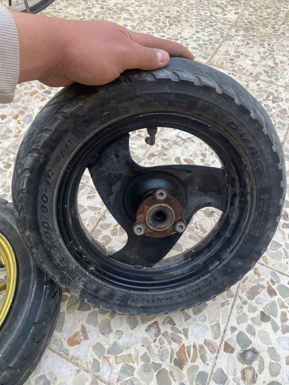 للبيع كلمن وسعره اتصلو***********
