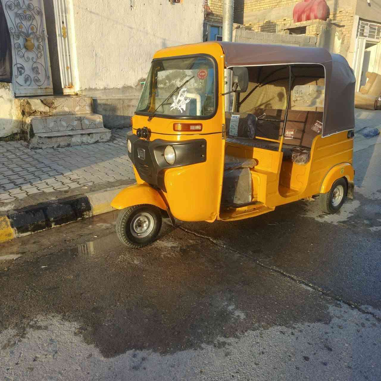 السلام عليكم
تكتك ٢٠  مصبوغه  عام  مكينه ثار يومين من جفتته تجفيت 
شركه بعده على سحك رقم واسط تحويل مباشر  
تكتك بعد احلا من الصور  ماعوزه برغي كبل للشارع 
سعر ٥٢٥٠  وبيه مجال حك الجيه يعني شي بسيط 
مكاني واسط قضاء الحي (***********) خاص مغلق
