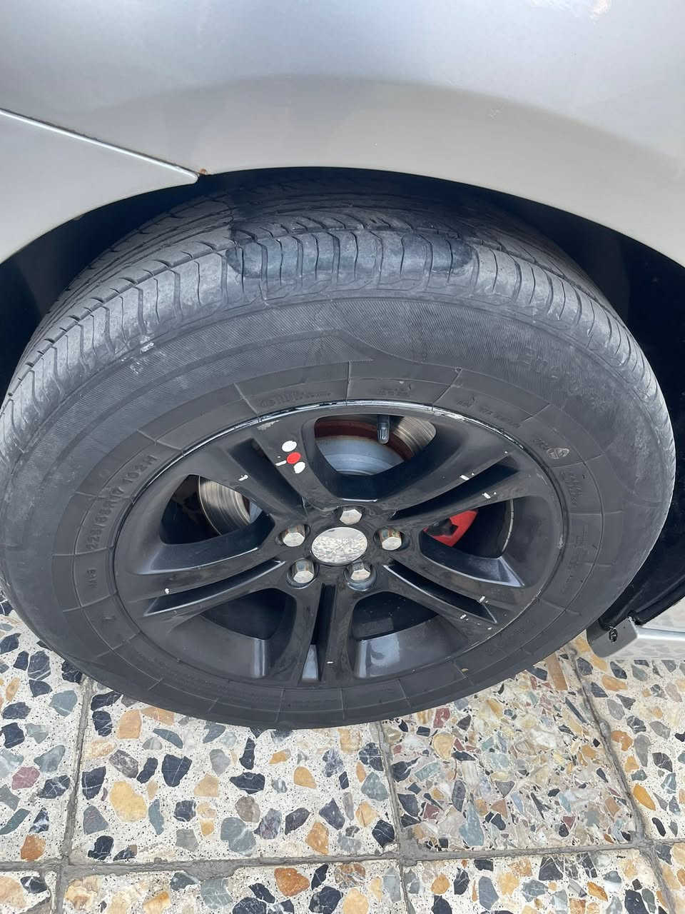 سلام عليكم تخم تاير ويل لا عواج ولا تصليح شرط تايرات جدد كلش للبيع مكان بغداد الشعب سعر 250 قفل /17/65/225 الحجم ***********
