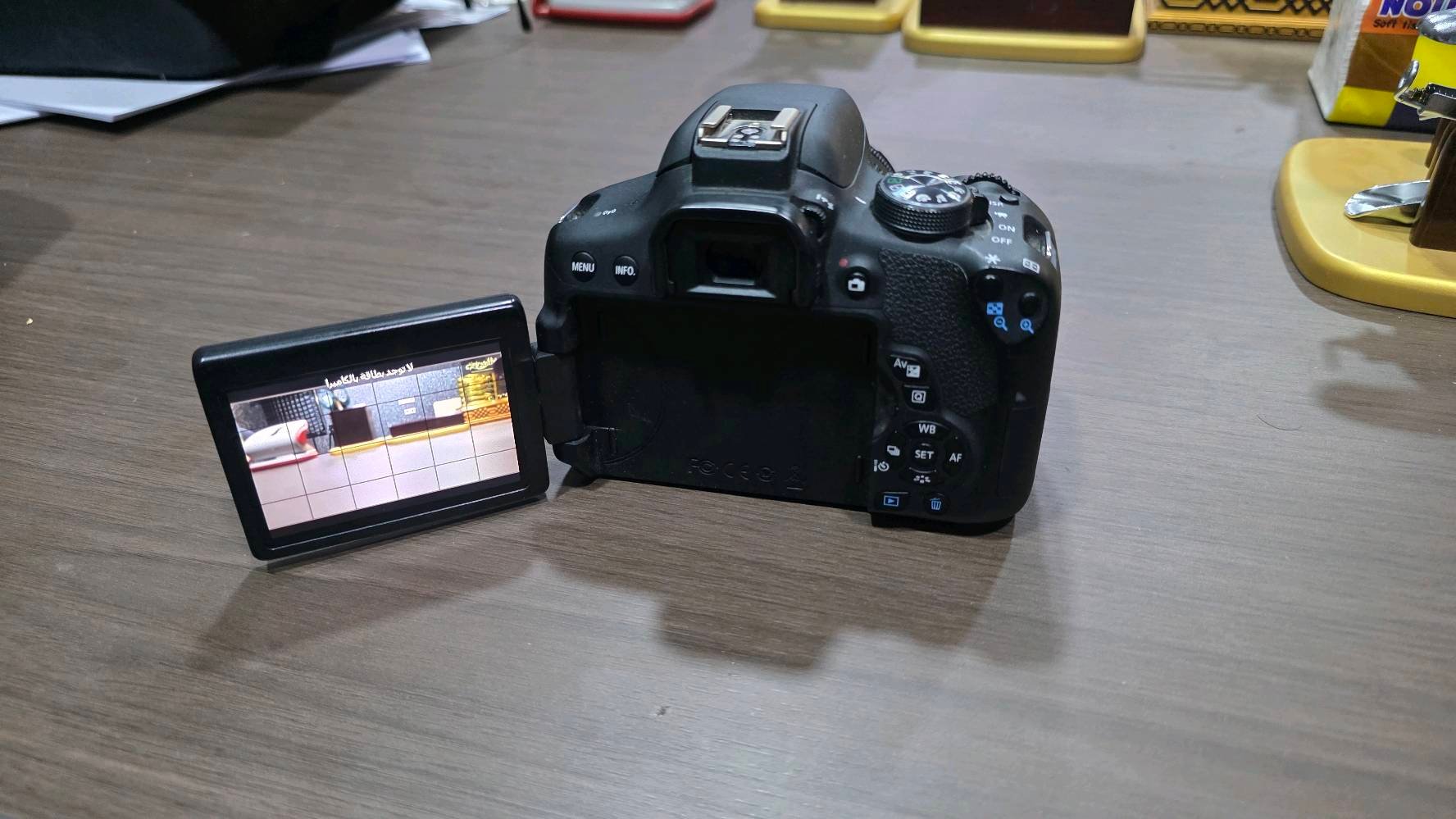 كاميرا كانون احترافية Canon EOS 750D مع عدسة 18-55mm IS STM 

الشاشة الذكية: شاشة متحركة بالكامل (Vari-angle) وتدعم اللمس (Touchscreen)، وهي ميزة أساسية لتصوير الفيديوهات، السيلفي، وصناعة المحتوى من زوايا مختلفة.
للبيع كيت متكامل وبحالة نظيفة جداً، الخيار المفضل الهواة، وصناع المحتوى الفلوغرز (Vloggers). 
كاميرا Canon 750D تجمع بين سهولة الاستخدام والنتائج الاحترافية في الصور والفيديو.

عنواني كركوك