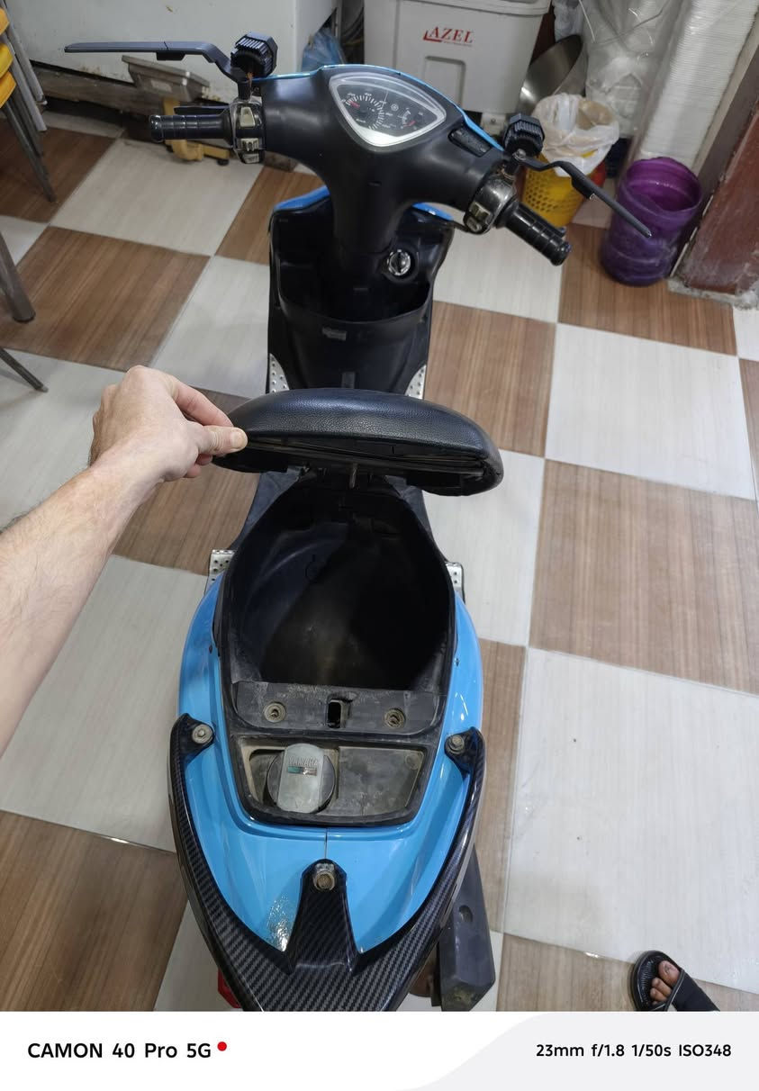 سلام عليكم
ماكس عدله نكره سلف هندر دراجه كامله 
كلها شغاله 
عدى الولفات بيهن ضعف غير هاذ الحجي تاخذه بلاش 
معدل فول 
كلجات جدد تفتح وتشوف كلج خلفي جديد وامامي
المو شراي ليضل يعامل 
السعر ٤٥٠ بيها مجال قليل 
ب ٤٠٠ مابيع لحد يدك عليه 
مكاني الكوت 
***********
