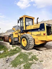 شوفر کوماتسو حجم 380رقم موبیل 07507639809