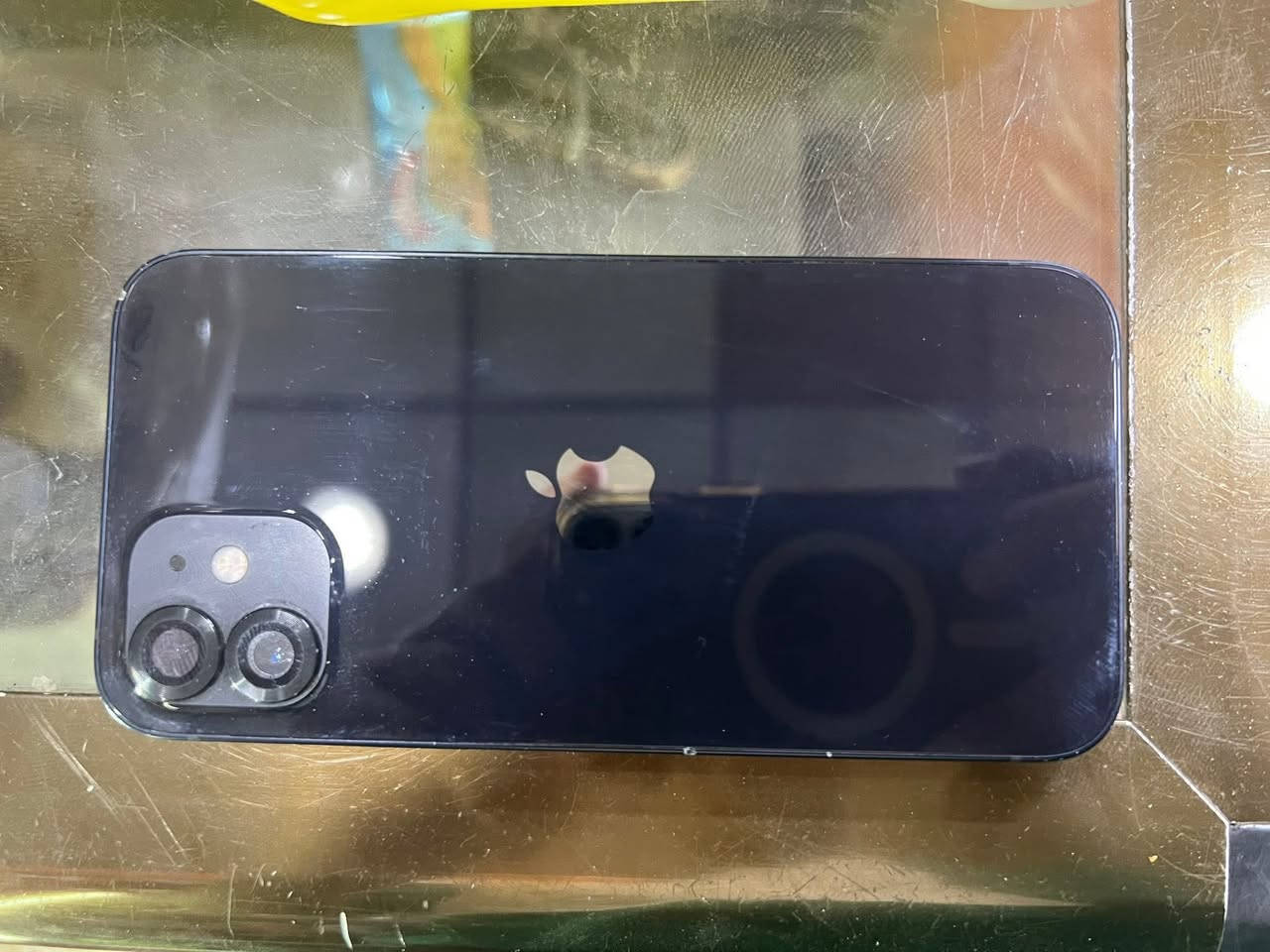 للبيع ايفون ١٢ عادي بطارية ٧٦ ذاكرة ٦٤ السعر اتصل عل رقم ما متواجت خاص ***********
