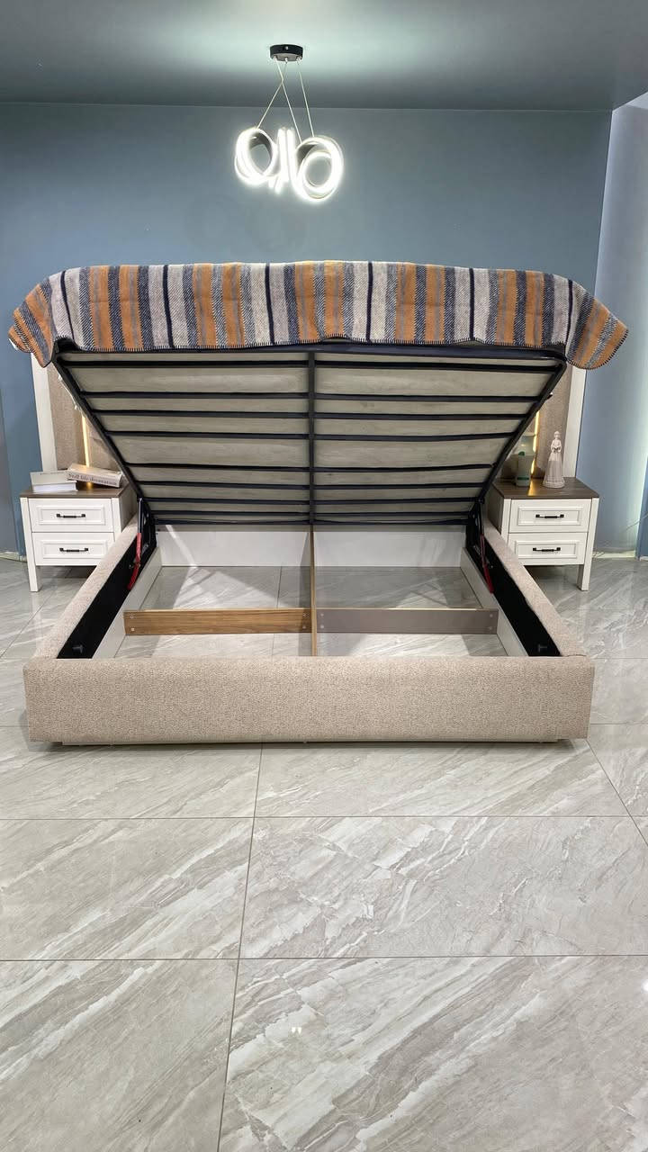 غرفة نوم لاميل 

تسع قطّع 

سرير خزان 
برغي جوي حديد 🔩🔧

قياسات الكنتور 270*230*52

دولاب أضافي 90*230*52

ميز تواليت 130*180

كومدي 50

ارتفاع السرير 150

الشد والنقل داخل بغداد مجاني


**إذا كنت صاحب هذا الإعلان وتريد حذفه لأي سبب، رجاءا أرسل رسالة إلى الدعم الفني**