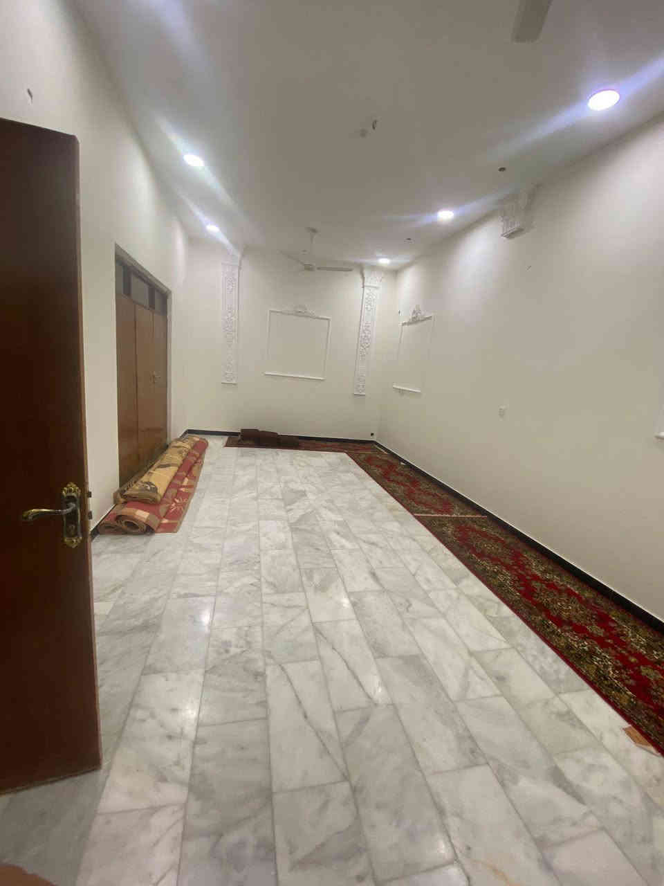 بيت للبيع طابقين طابو صرف مساحه 260م بناء حديث حي الشموع إلا ستفسار ‏‪***********‬‏
