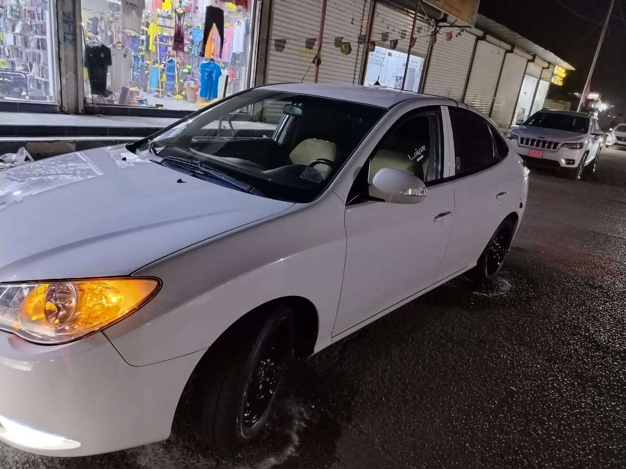 السلام عليكم شباب سياره للبيع حلوه وجاهزه تخوم تاير جديد الشراي نتصل البارحه  كلش كلش حلوه 2011 عنوان خور الزبير بصره  ***********
