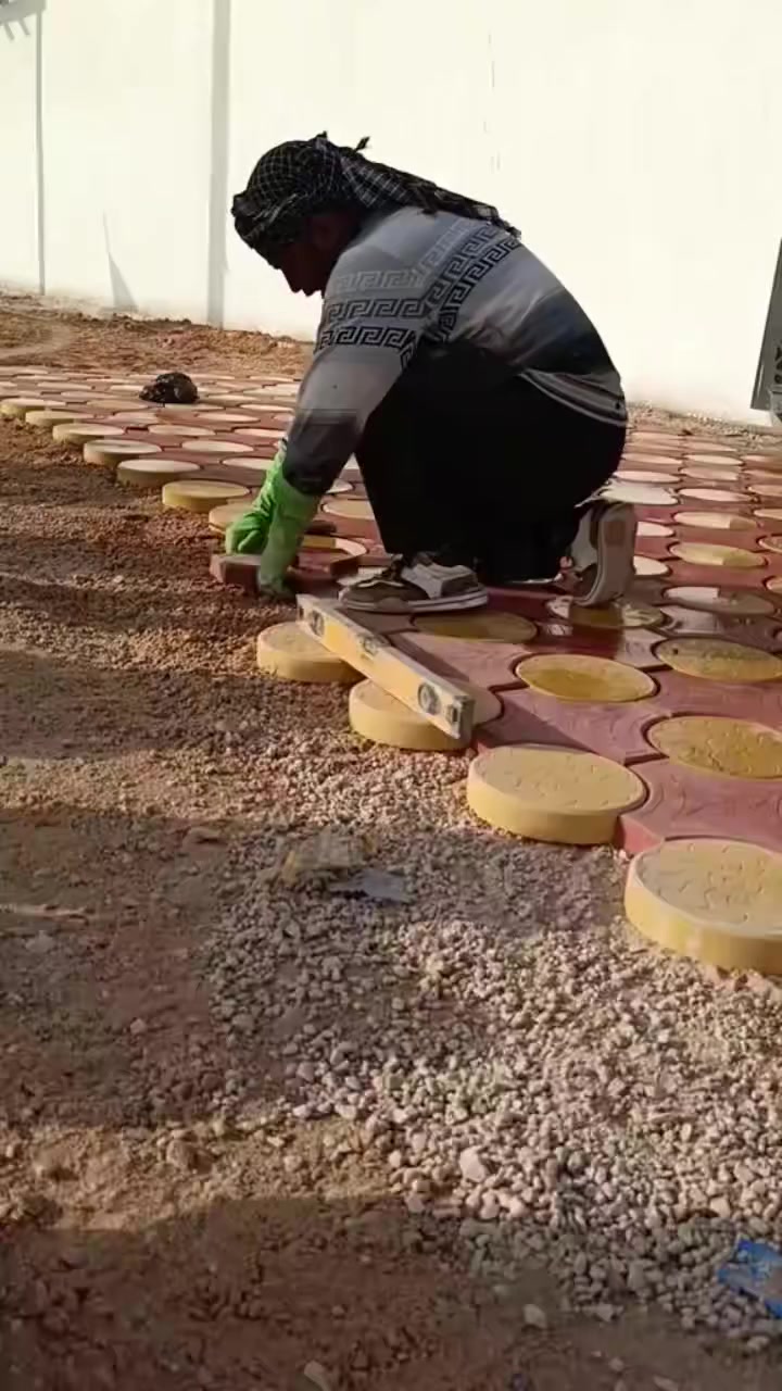 السلام عليكم ورحمة الله وبركات الخلفه ابو محمد الخالدي 
لبخ سمنت جص بورك سيراميك كاشي تطبيك مقرنص بناء بلوك طابوك صبغ ترميم تفليش لبخ واجهات نشتغل كافه العمل درجه اولى سرعه ونضافه #حالين_فارغ اتصل وخادم 
*********** خادمكم
