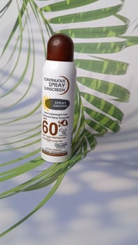 بخاخ واقي شمس • SPF ٦٠+ • حماية واسعة