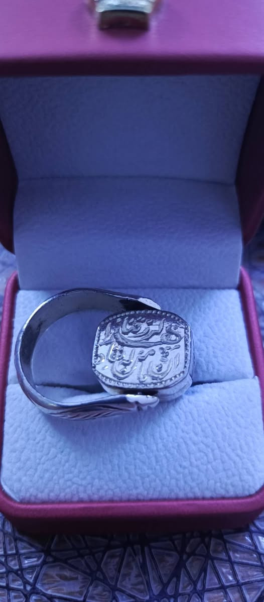 محبس من الصياغات المختلفة الجميلة مع حجر العقيق اليماني المخطوط + ضهر الخاتم اية  (ان هذا لرزقنا مالة من نفاذ)  الإتصال ***********
