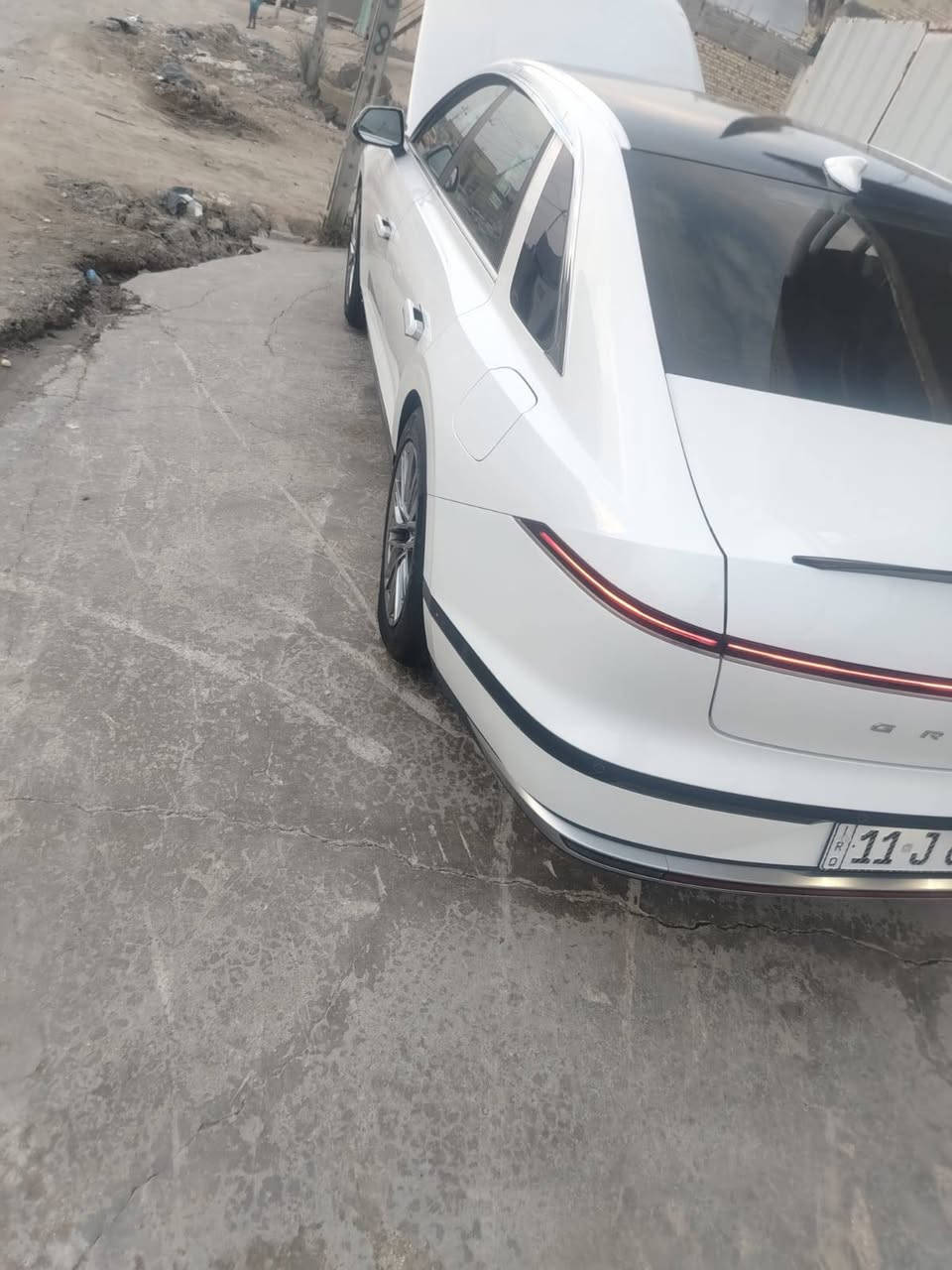 السلام عليكم
ازيرا وارد كوري 2023 كفاله عامه 
السعر 255 وبيها مجال بصيط 
رقم بغداد السياره خط واحد بس غاز 
للاستفسار/***********
