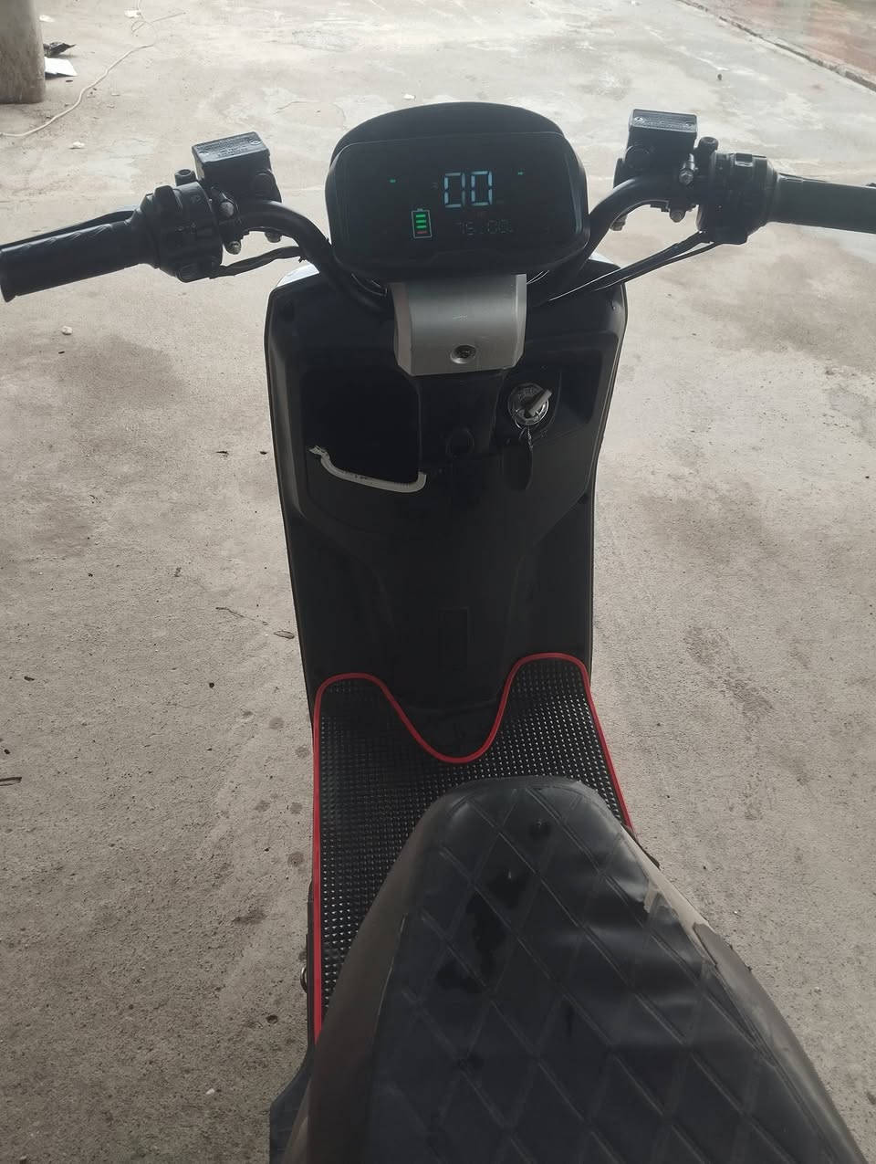 سلام عليكم
لبيع 318 
6 بطاريات شرط.   وين ما تريد نروح نفحص 
يقرون عل حمل 11. وشرط انسا الشحن 
نضافه مثل ما بل صوره 
لايتات عالي ناصي سكن. اشاير نشرات  كله شغال 
ملف 2000
ما بي اي نق كامل مكمل 
سعر 425. 
رقمي *********** اخويه ماطور ما بي شي نضيف وكدام العين وين ما تريد نروح نفحص عله كلامك  كله شغال ما بي اي نقص 
درع نضيف ما بي كسر وفطر
