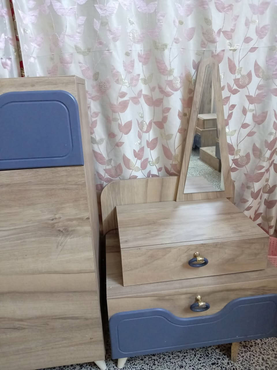 غرفه تركيه سلايد ٩ قطع مستعجله للبيع  🎀 الكنتور  والسرير مفتوحه رجاءا بس للجادين


**إذا كنت صاحب هذا الإعلان وتريد حذفه لأي سبب، رجاءا أرسل رسالة إلى الدعم الفني**