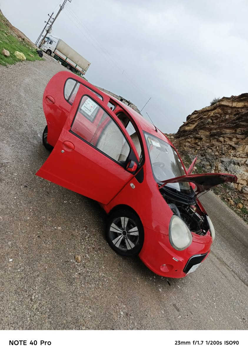 جیلی پاندا مۆدێل ۲۰۱۳ ئۆتۆماتیک
بێ دەعم بێ لێدراو تەنها کاڵبونەوەیەکی کەمی هەیە 
سەیارەیەکی بێ مەسرەف ماڵی دۆست زۆر کەم بەنزین ئەخوات گێڕو مەکینە کۆرۆلا ئاوێنە ئیشارەت ئاوێنە کارەبا چوار تایەو ویلی لۆکی لەسەرە کامل کارەبای بەشەرت 
ڕەقم جنوب بەشەرتی ئەوەلیات  بەڵام تەحویل ناکرێت .
نرخی 35 گەڵاو مەجال ***********
