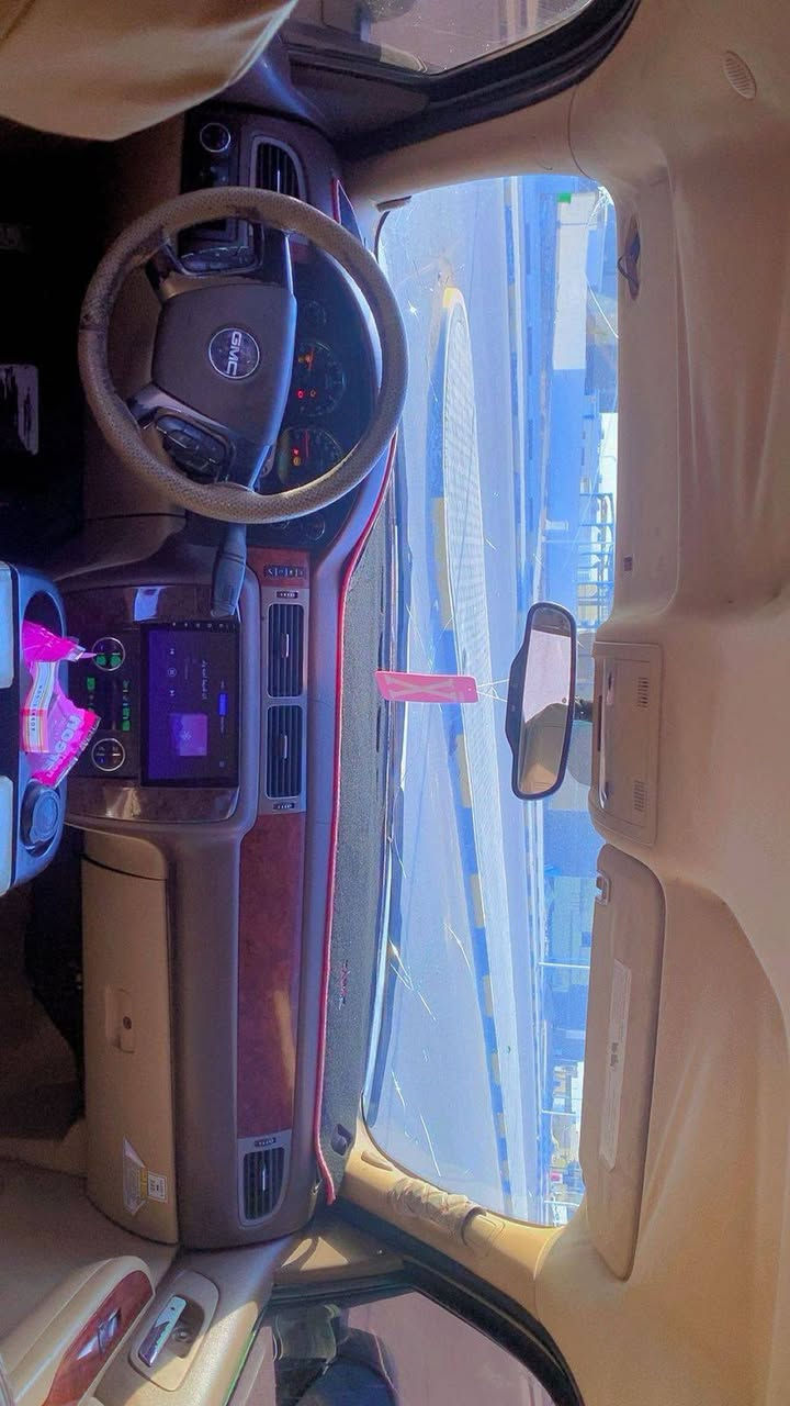 السلام عليكم يوكن طويل ٢٠١١ سيارة جديدة بلكارتون بدون كصه تخم تاير جديد حدادية تبريد كير مكينة اكسل كله توب مستعجل ع البيع مكاني بصرة
السعر ٤٨ وبيها مجال 
للاستفسار
***********
