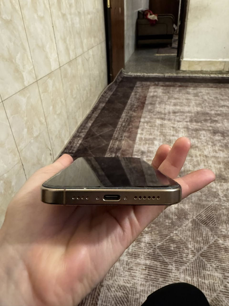 ايفون 16 برو ماكس لون ذهبي ذاكرته 256 بطاريه 93 نزلت من التحديث  الجهاز نضيف العنوان بغداد ساحة عدن السعر 1300 وبي مجال .للاتصال ***********
