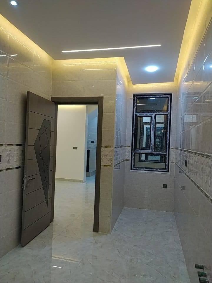 السلام عليكم
دار للبيع زراعي سند ٢٥
حلة نادرالاولى شارع الخدمي فرع سكلة صدام حي الزيتون 🍋 🍋 
مساحة ١٣٠م واجهة ٦ونص

طابقين بناء حديث تسليم مباشر 🏛️ 
طابق ارضي ١غرفة نوم وصاله ومطبخ وكيلدور وكراج سيارة
طابق اول ٢غرف نوم وهول ومجمع صحيات
للاستفسار***********
***********
*********** ابواحمد
لبيع وشراء العقارات في بابل مكتب البيت الامين حلة نادر الأولى قرب آسواق الجمل ملاحظة نستقبل جميع عروض البيع والشراء والايجار الرهن
