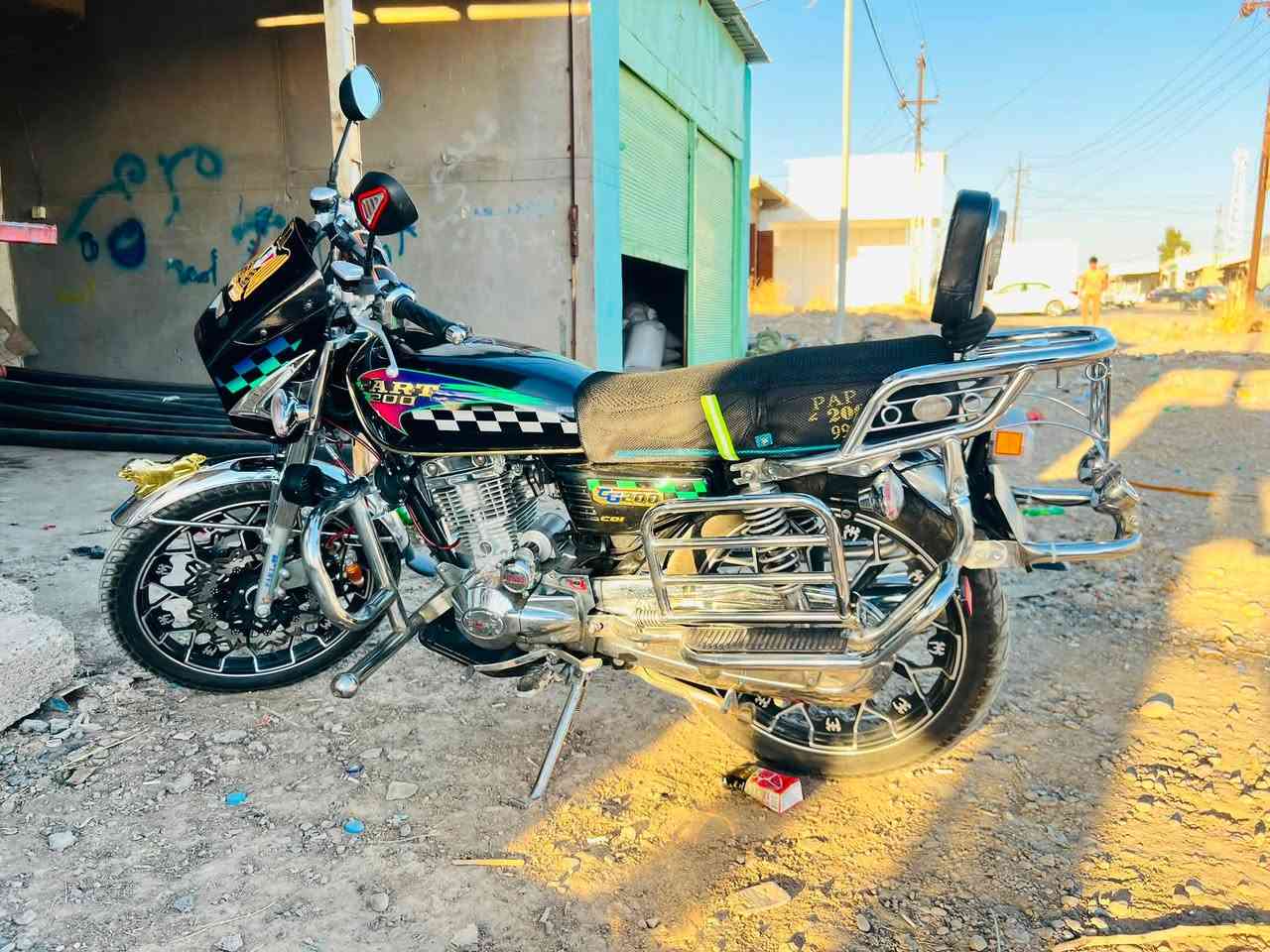 السلام عليكم بارت عيتاني سوري الصلي موديل 25محرك 200سيسي شرط شلعه و معدل محرك كبس منفيس موجود موطور جديد مكفول من التاير ل التاير  مكاني كياره     السعر خاص أو اتصل ***********

