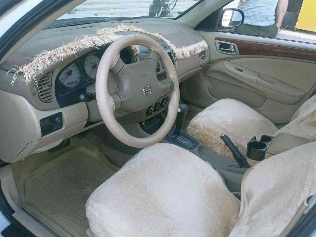 نيسان صني 2012 كير اوتوماتيك 
رقم سليمانية سنوية جديد لحد2030
وارد ياباني
محرك18ابيض  كير اوتوماتيك 
بيها تبديل بطانة وشاصي وتعديل بدنة 
 بيها بطاقة بانزين 
سيارة بيها قطعتين بونيد وجاملغ امامي 
فحص صونار موجود بصورة 
السعر87$ورقة وبيها مجال
مكان دوز خورماتو
*********** طوز
