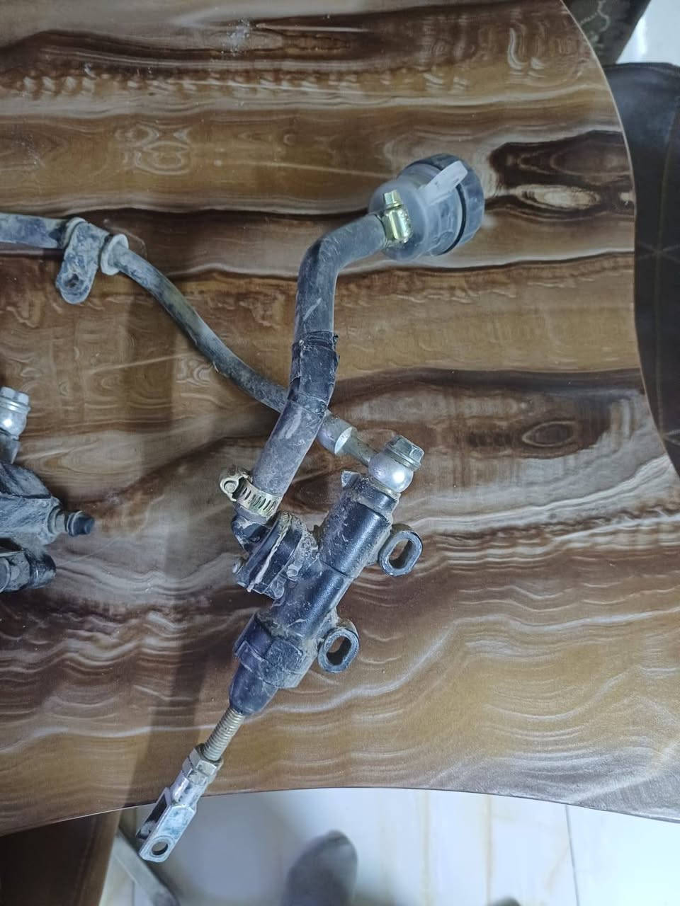 سلام عليكم من رخصه الادمن
فج دايون لاتي ويا العنبار بس العنبار بي الادستل معوج يمكن اني ابيعلك الفج 
مكاني حي الجامعه 
رقمي ***********
