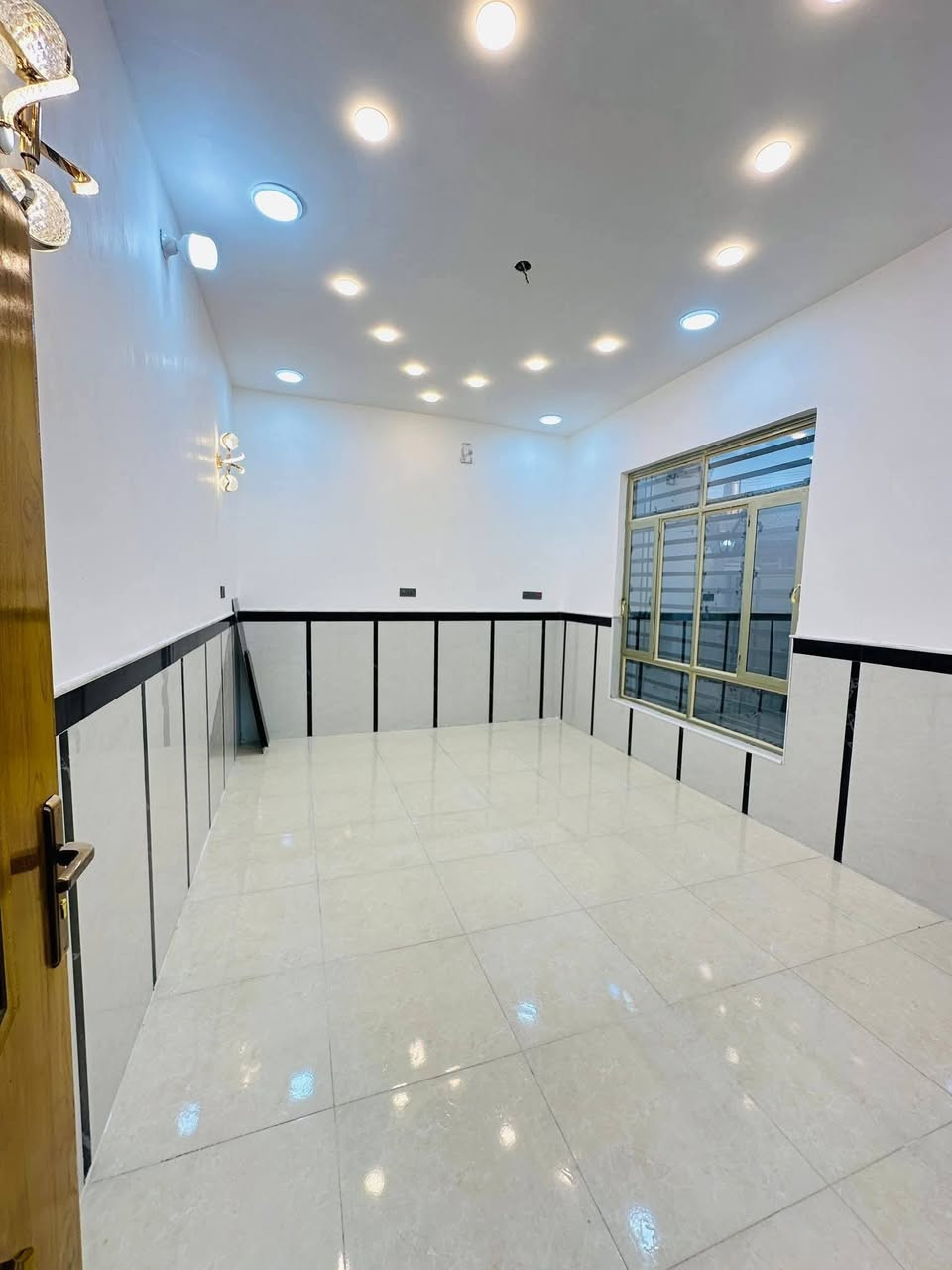 دار البيع ١٠٠متر مربع قاط واحد منطقه حي الغدير الثانيه الاستفسار اتصل رقم *********** جاهز السكن
