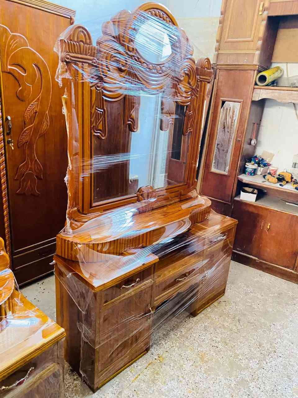 غرفة نوم عراقي مستخدم اخو الجديد شغل درجة اولى مرتب ضهر جرجوبة توصا احطاطة صاج خارج داخل 
السعر 875 الف وبيها مجال للطيبين 
رقم الهاتف ***********
