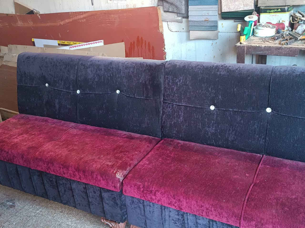 قنبات كوفي للبيع  👍🏻
السلام عليكم 
عدد 20 قطعه 10 خانت ✨
خشب عراقي جيد جدا مستعمل ثقيل 🔨
اقماش اسود واحمر مستعمل بس نضيف مبين بل فيديو 
اسفنج جيد جدا 
فصال حديث ❤️‍🔥
السعر قطعه الواحده 35 فقط
الاستفسار اتصال فقط على 
***********
*********** 
لدينا كافة انواع الفصالات حسب الطلب  بسعر مناسب
عنواني موصل جانب الايمن
