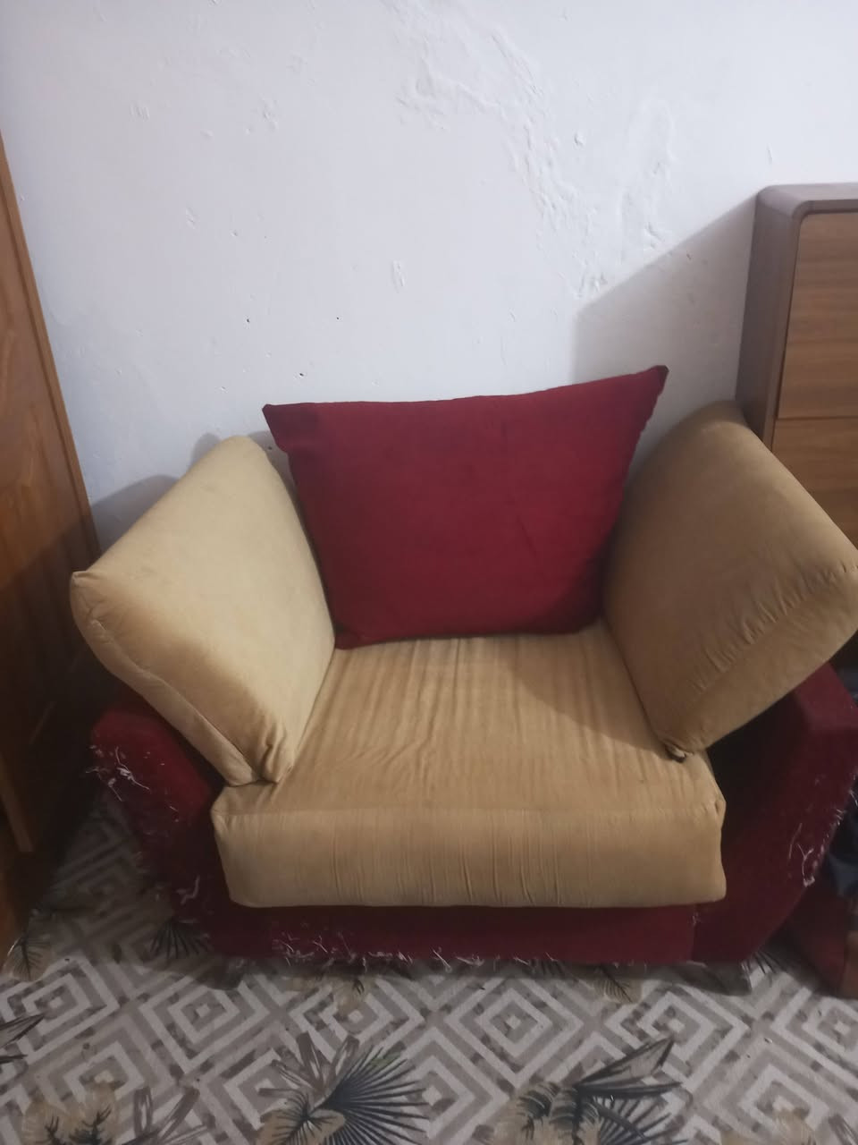 تخم نضيف البيع بسعر مناسب جددن كوشات الصليه دواشكه الصليه البيع مكان بغداد معامل بستان سامي ولي شراي يتصل ع رقمي ***********
