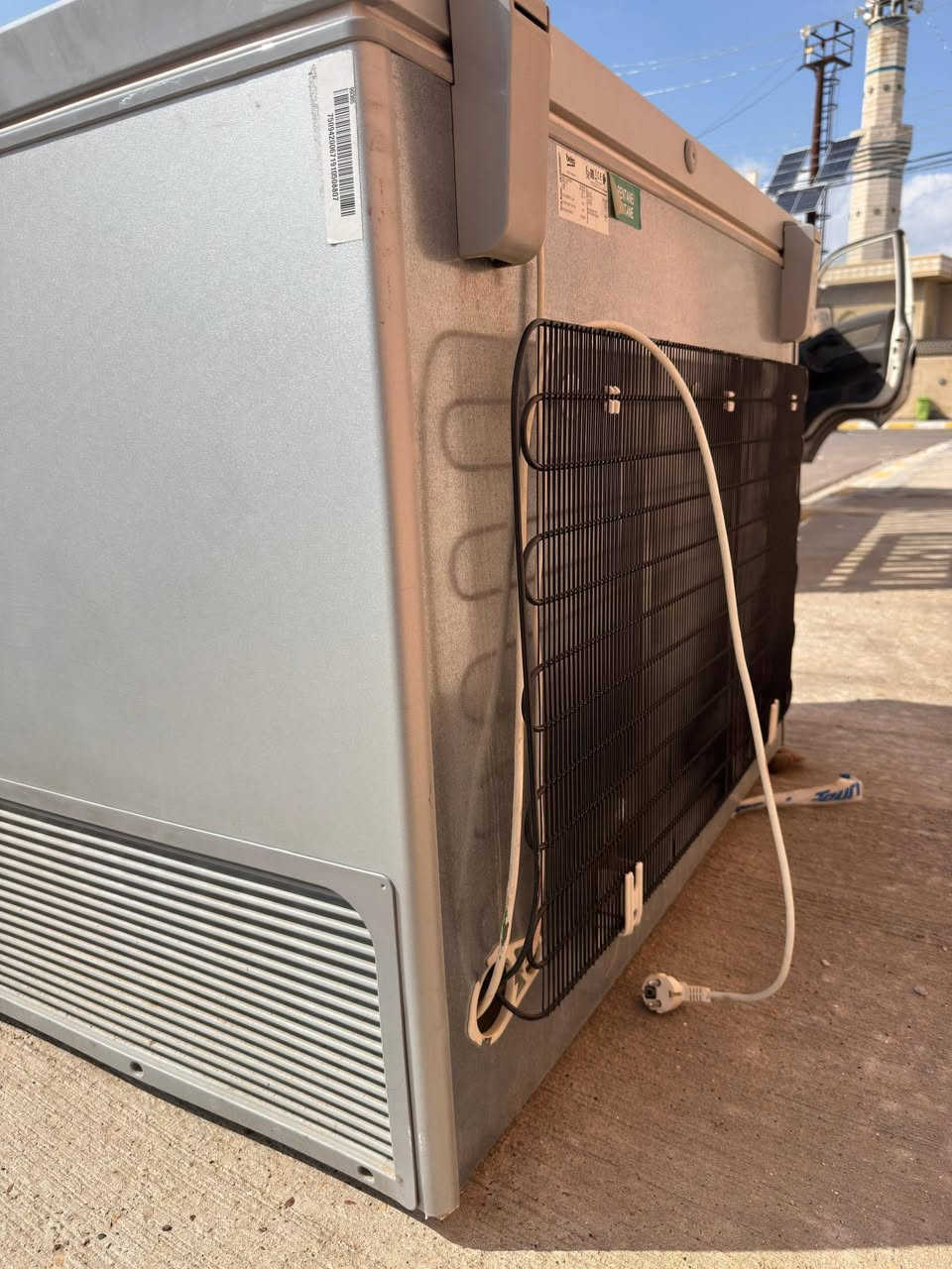 مجمدة عاطلة للبيع حجم كبير وجديدة أبيع عاطلة *********** بي واتساب
