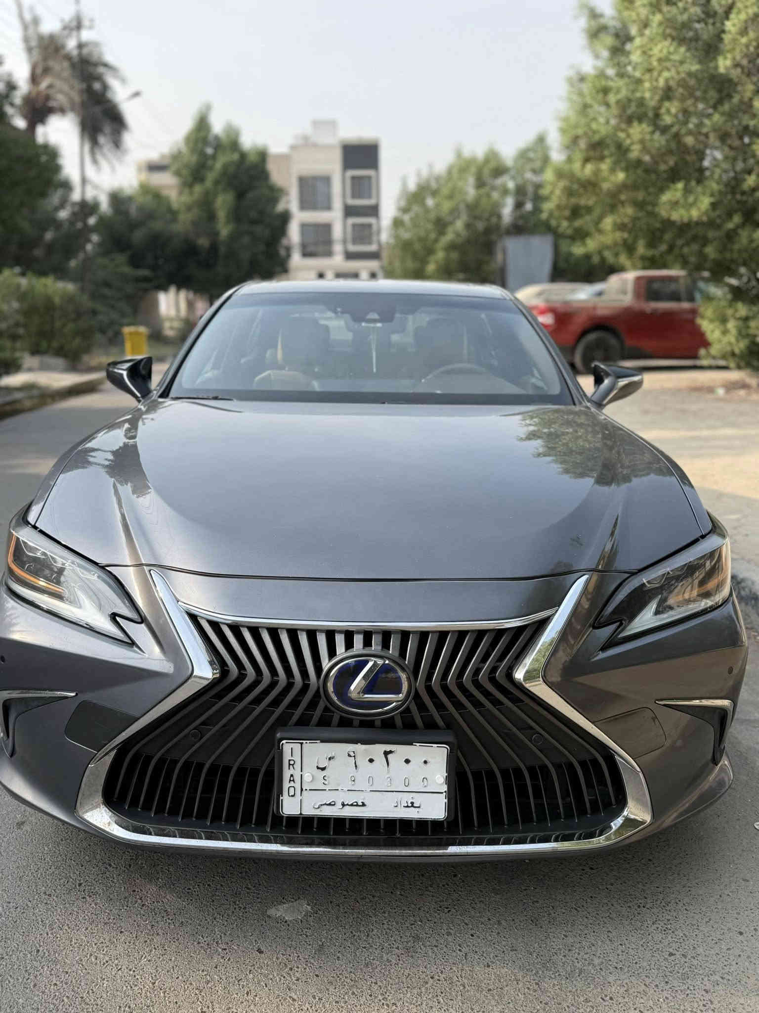 Es300h
2021
هايبرد وبانزين
رقم بغداد
ضربه امامية خفيفة جدا
  مكفولة من الصبغ وبدون ايرباك وبدون دواخل وبدون شواصي
مبدل بيها فقط لايتات ودعامية والشباك
حادث موجود مع الصور
رقم شاصي مرفق ايضا بلصور
ماشية ١٢٠ الف كيلو
سيارة جديدا جدا
كامله بدون اي نواقص
مواصفات فول
سلايت
شاشة كبيرة 
تبريد وتدفئة كشن
داخل لونين
رادار امامي وجانبي وخلفي
لايت ٣ فصوص
حساس ٣٦٠ درجة
كاميرا خلفية
ماوس تحكم
تبريد خلفي
كشنات جلد وتحكمات كهرباء
صندوق كهرباء
سيدس ٦ قرص
Carplay
هواي مواصفات بيها بعد
تحويل ثاني يوم
مكانهة بغداد حي الجامعة
***********
السعر
260 ورقة
