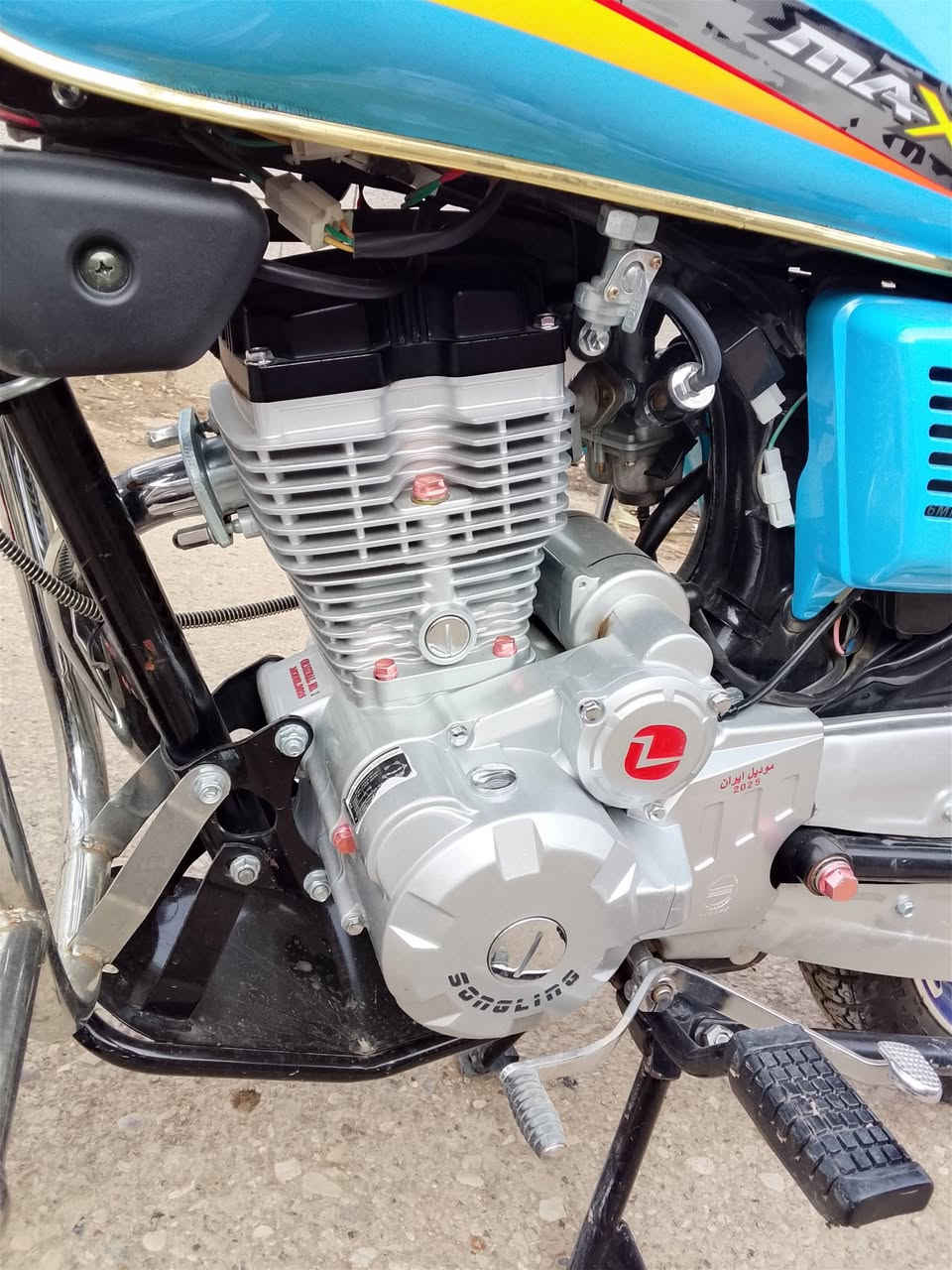 سلام عليكم دراجه سيفان للبيع مكفوله كفاله عامه مكاني ديالى كنعان الرقم ***********
