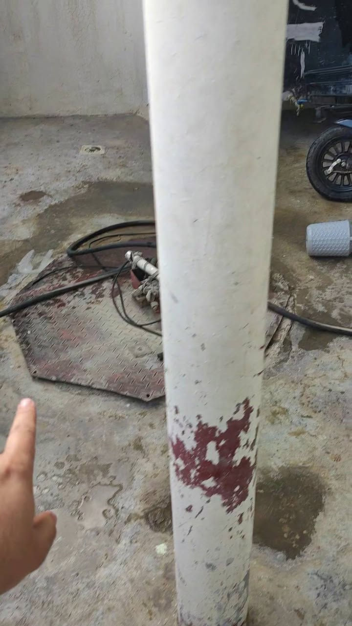 ئەم خانووە بۆ فرۆشتن لە عەواڵ
ڕووبەری خانوەکە 105 مەترە 
خانووەکە پێکهاتووە لە دوو قات و بۆ دوو ماڵی جیا ئەبێت 
قاتی یەکەم بریتیە لە نوستن و میوان و مەتبەخ و موشتەمەلات قاتی دووەمیش بەهەمان شێوە
نرخی ئەم خانووە  475 گەڵایە
بۆ زانیاری زیاتر پەیوەندی بکەن بە نوسینگەی نوێ بوونەوە
***********
