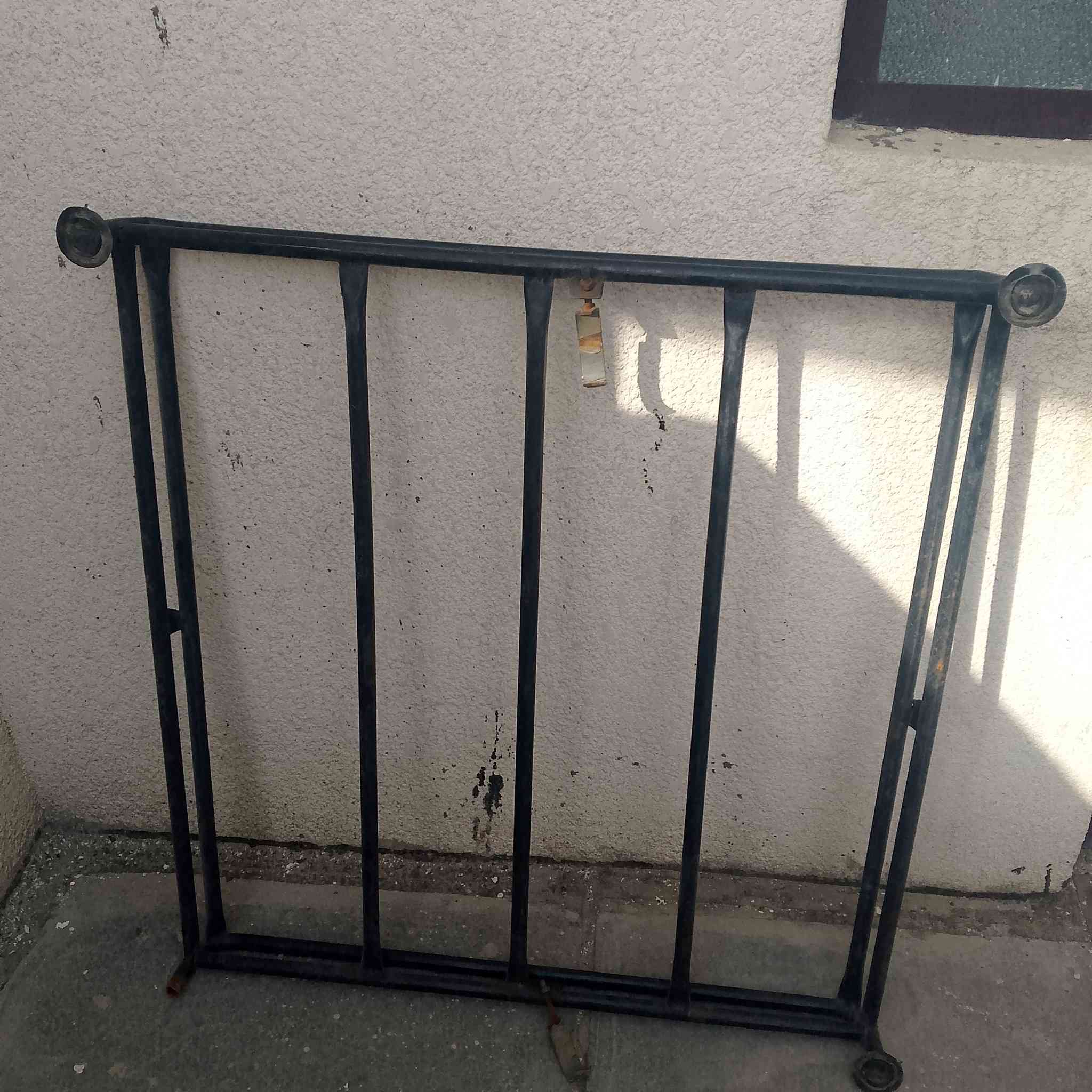 السلام عليكم من رخصة مدير الكروب 

غراض سايبه للبيع 

سيباية وتاير عادي و لاستيكات وسبير  وماطور ماسحات جديد ممستعمل 

سيباية 15 
ماطور 15
لاستيكات 5
سبير 20
تاير 10

العنوان / بغداد التاجي سبع البور / الهاتف: ***********
