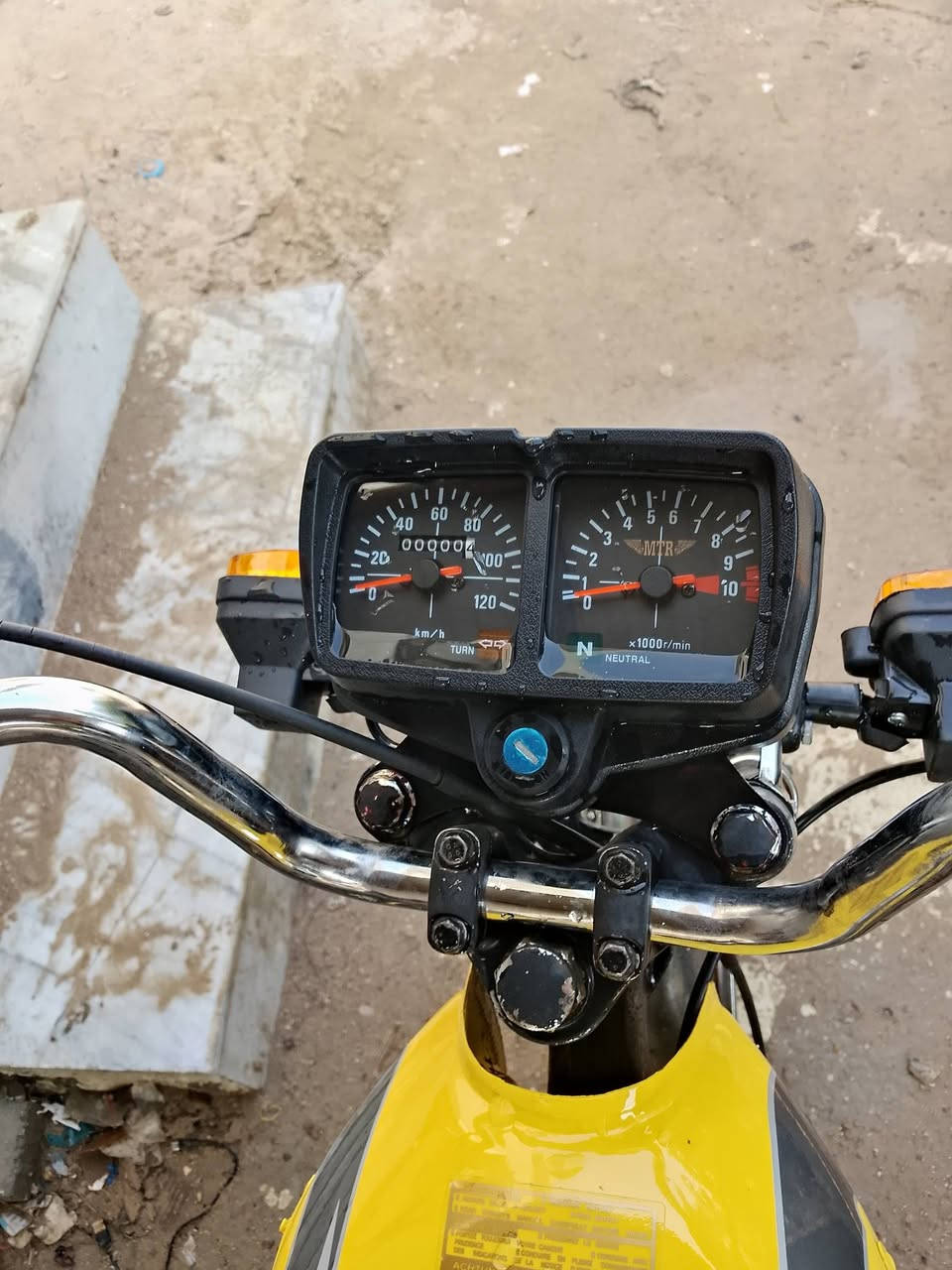 سلام عليكم دراجة ايراني نامه مكينه برفاز شلعه فول دراجة نكره كهربائيات من طول لطول دراجة مال شغل ومكينه مفتوحه فقط ولفات ادوات مكفوله من سرقه وعشائر سعرها 350 وبيعا مجال قليل ***********
