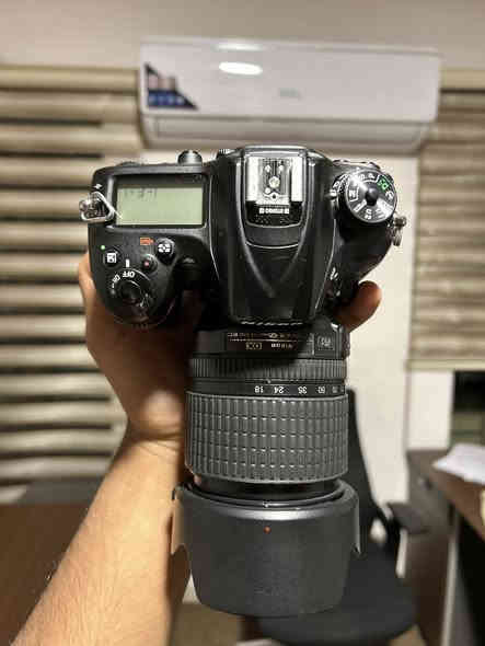 � للبيع – كاميرا Nikon D7200

كاميرا احترافية بحالة ممتازة، مناسبة للتصوير الفوتوغرافي والفيديو 🎥
🔹 العدسة الأصلية: 18-105mm
🔹 بطارية أصلية + شاحن
🔹 حزام كتف أصلي
🔹 ذاكرة (رام) مرفقة
🔹 استخدام خفيف جداً

الكاميرا جاهزة للتجربة قبل الشراء ✅
بسعر ٦٠٠ الف وبيهة مجال للشراي

📞 للتواصل: ***********
