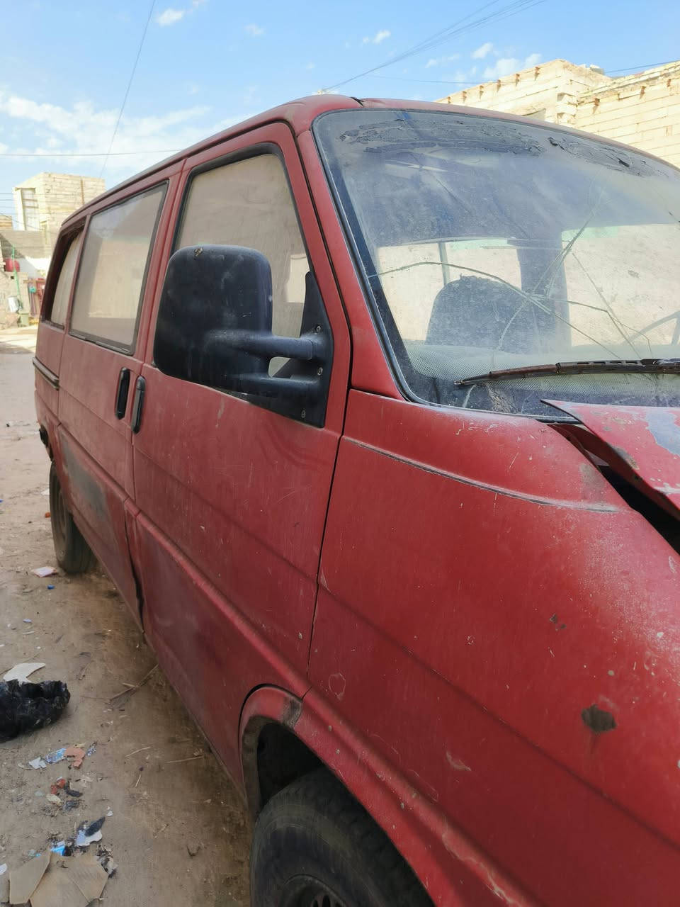 فولكس واكن ترانسبورتر موديل 1994راعيها موجود الوجه مالتها موجود سعرها مليونين وبيها مجال مكان نجف ***********
